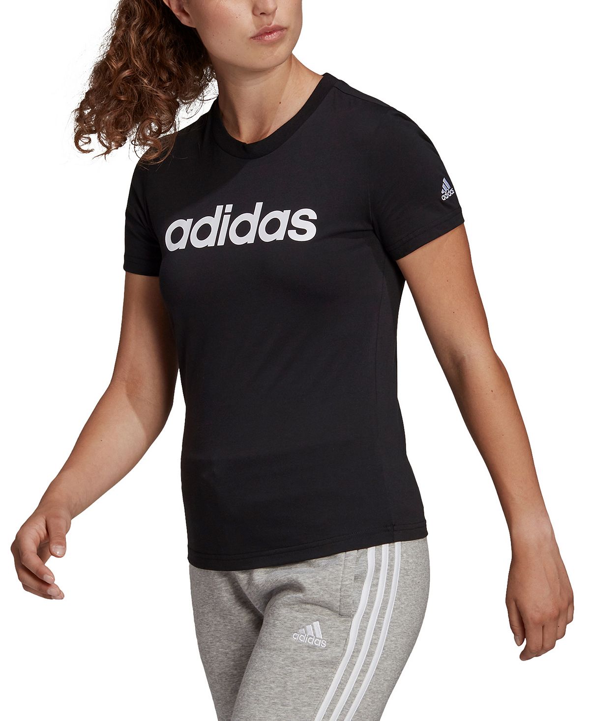 Женская хлопковая футболка Essentials с линейным логотипом adidas, черный