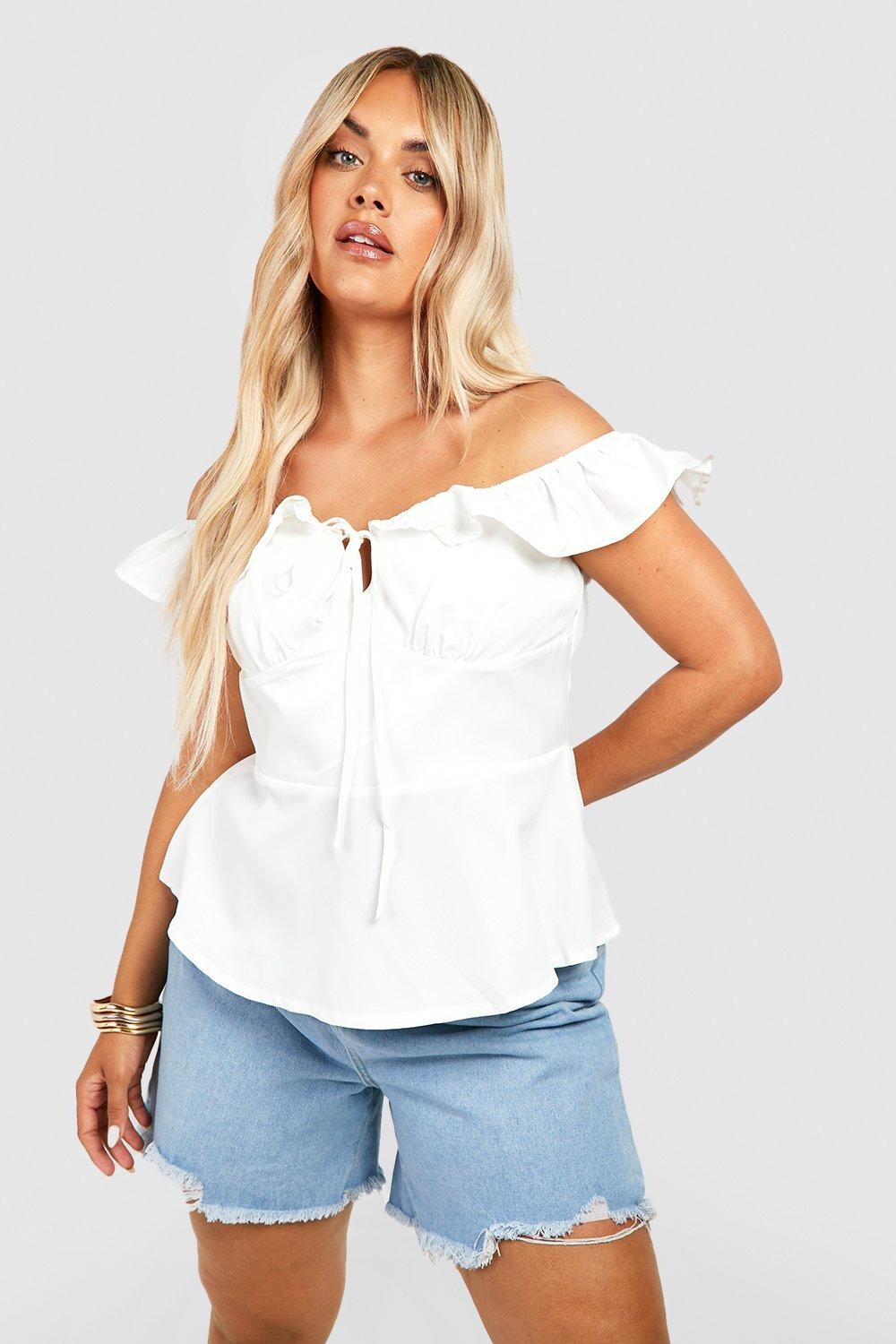 

Топ с баской и оборками на плечах Boohoo, белый