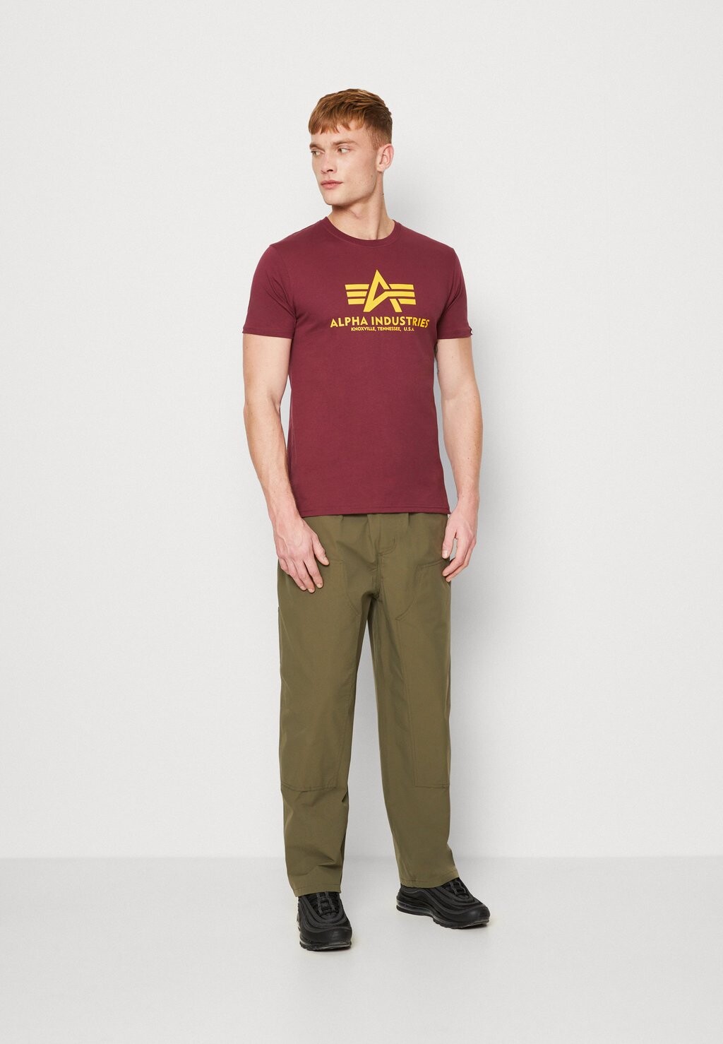 

Футболка с принтом Alpha Industries, оливковый, Коричневый