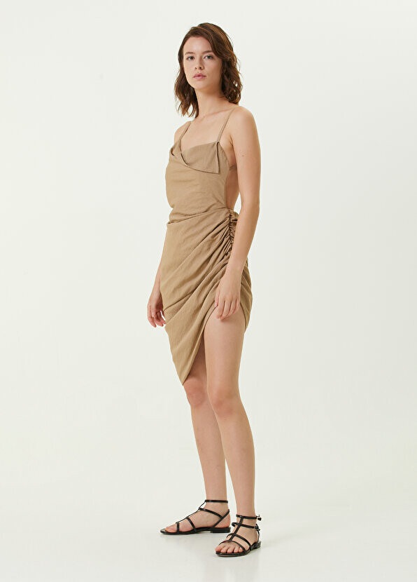 

Бежевое мини-платье асимметричной драпировки Jacquemus, Бежевый