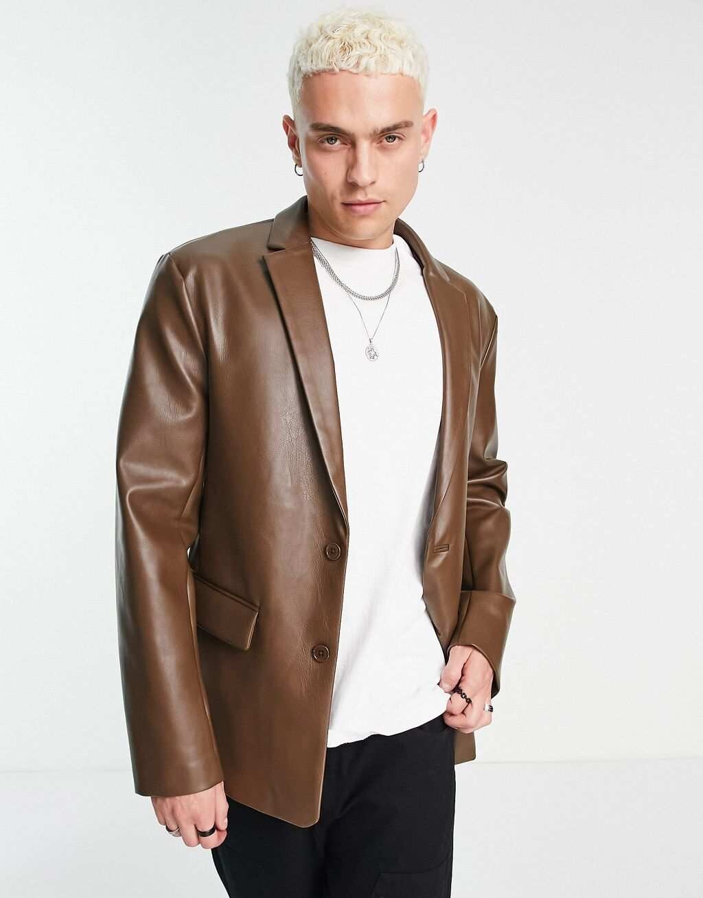 

Коричневый пиджак из искусственной кожи ASOS DESIGN