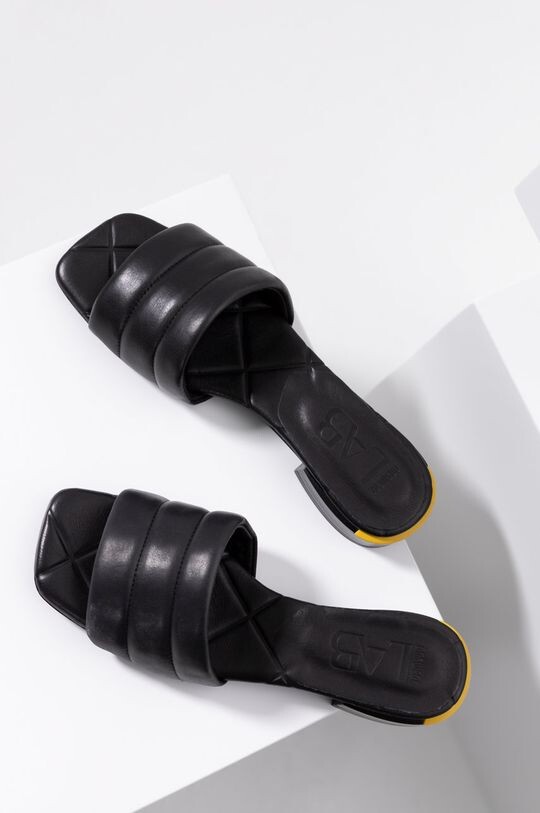 

Кожаные шлепанцы Answear Lab, черный