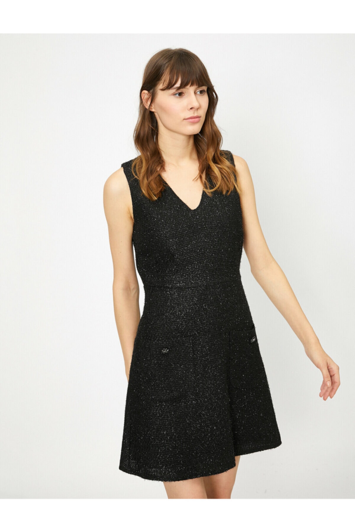 цена Женское блестящее твидовое платье Koton, черный