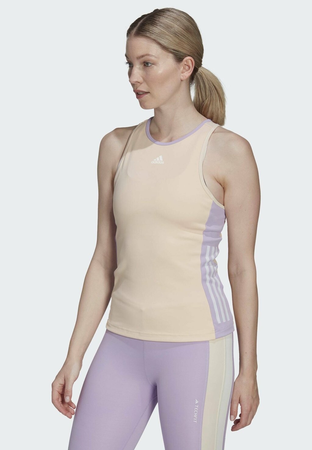 

Топ Adidas