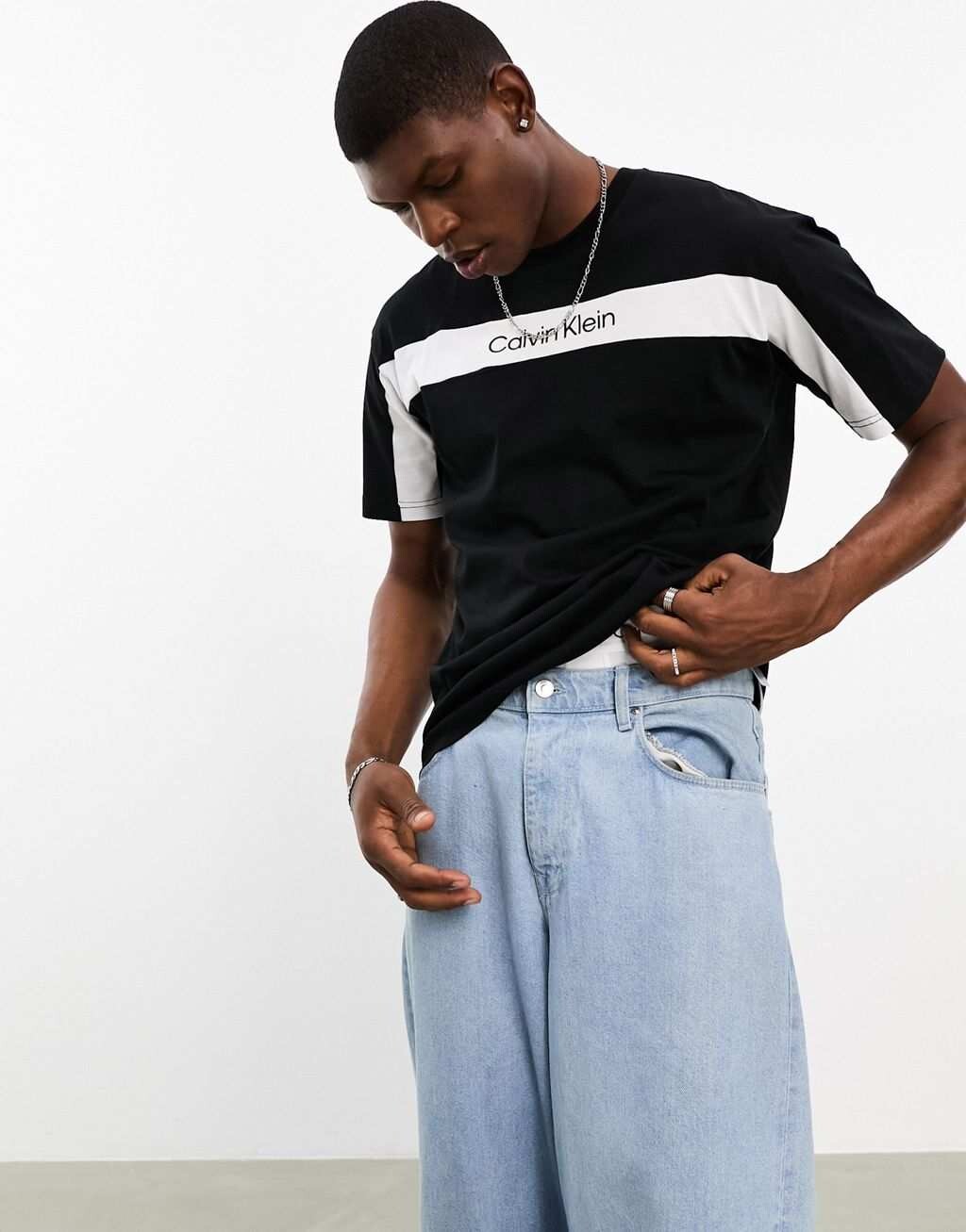 

Черная футболка со вставкой-логотипом Calvin Klein, Черный
