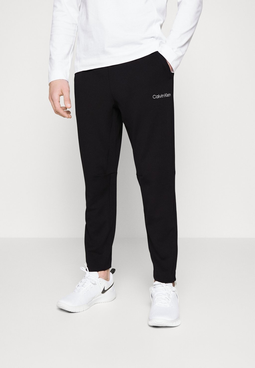 

Спортивные брюки Calvin Klein Performance