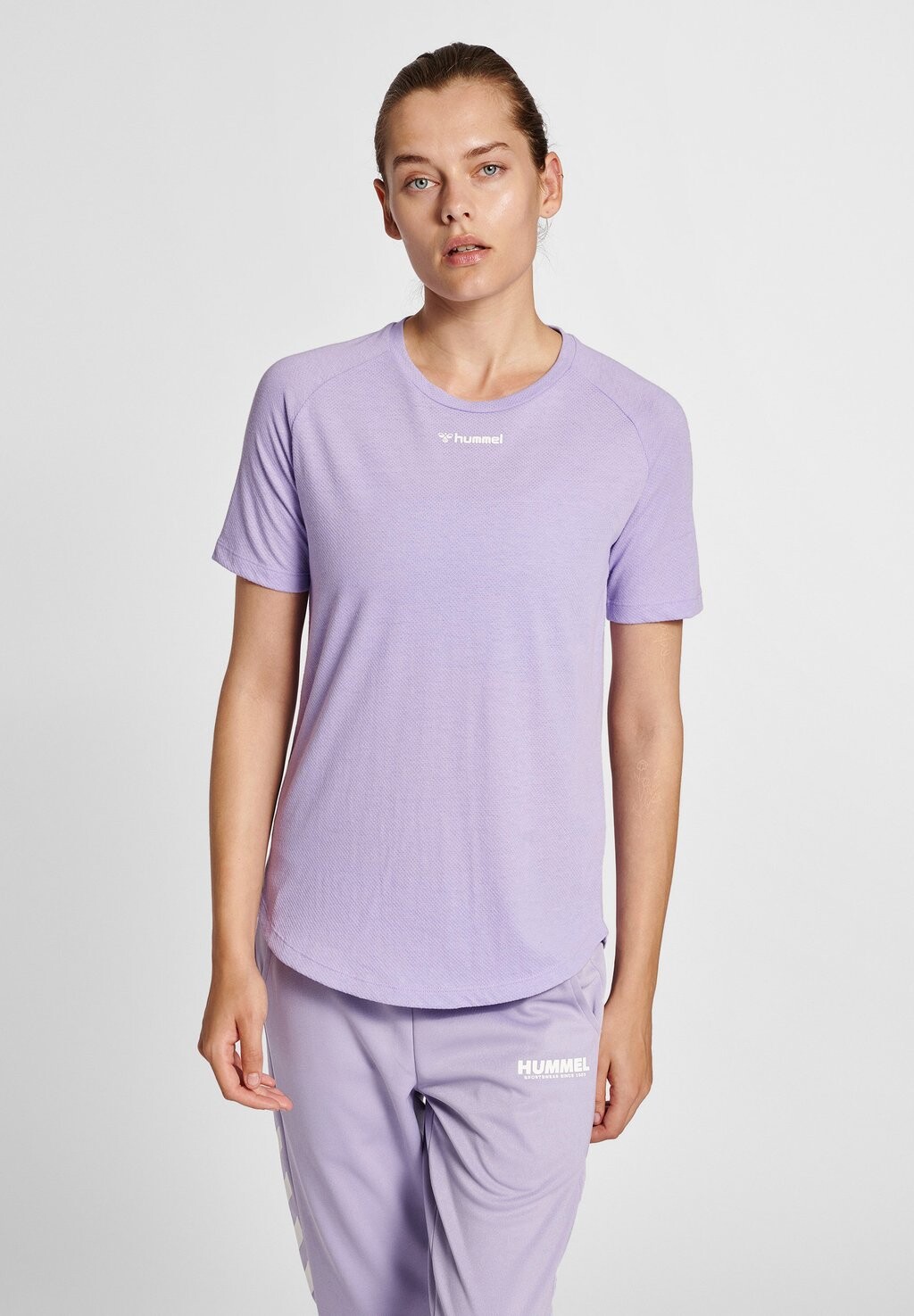 

Базовая футболка Hummel, сиреневый, Фиолетовый