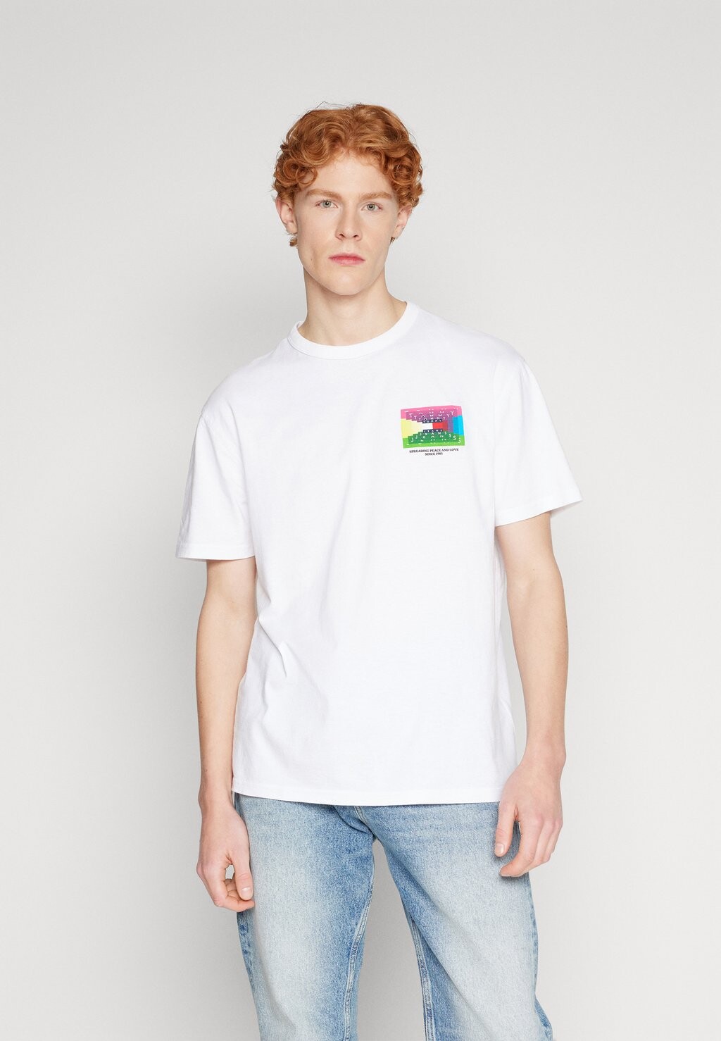 

Футболка с принтом Tommy Jeans, белый