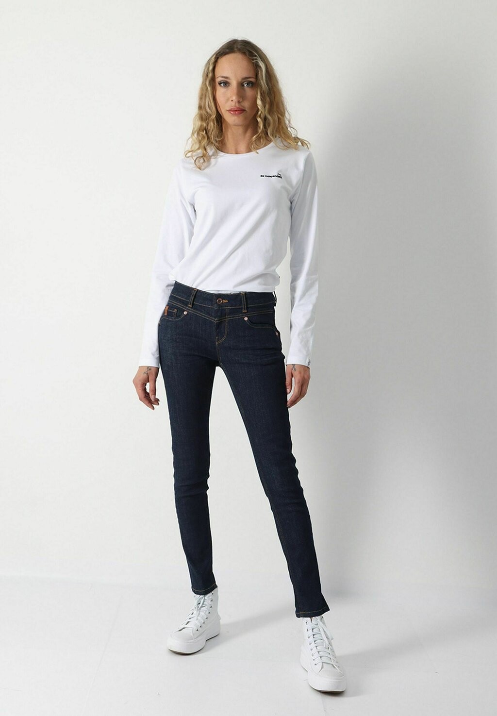 

Джинсы приталенного кроя ELLEN Miracle of Denim, цвет blau