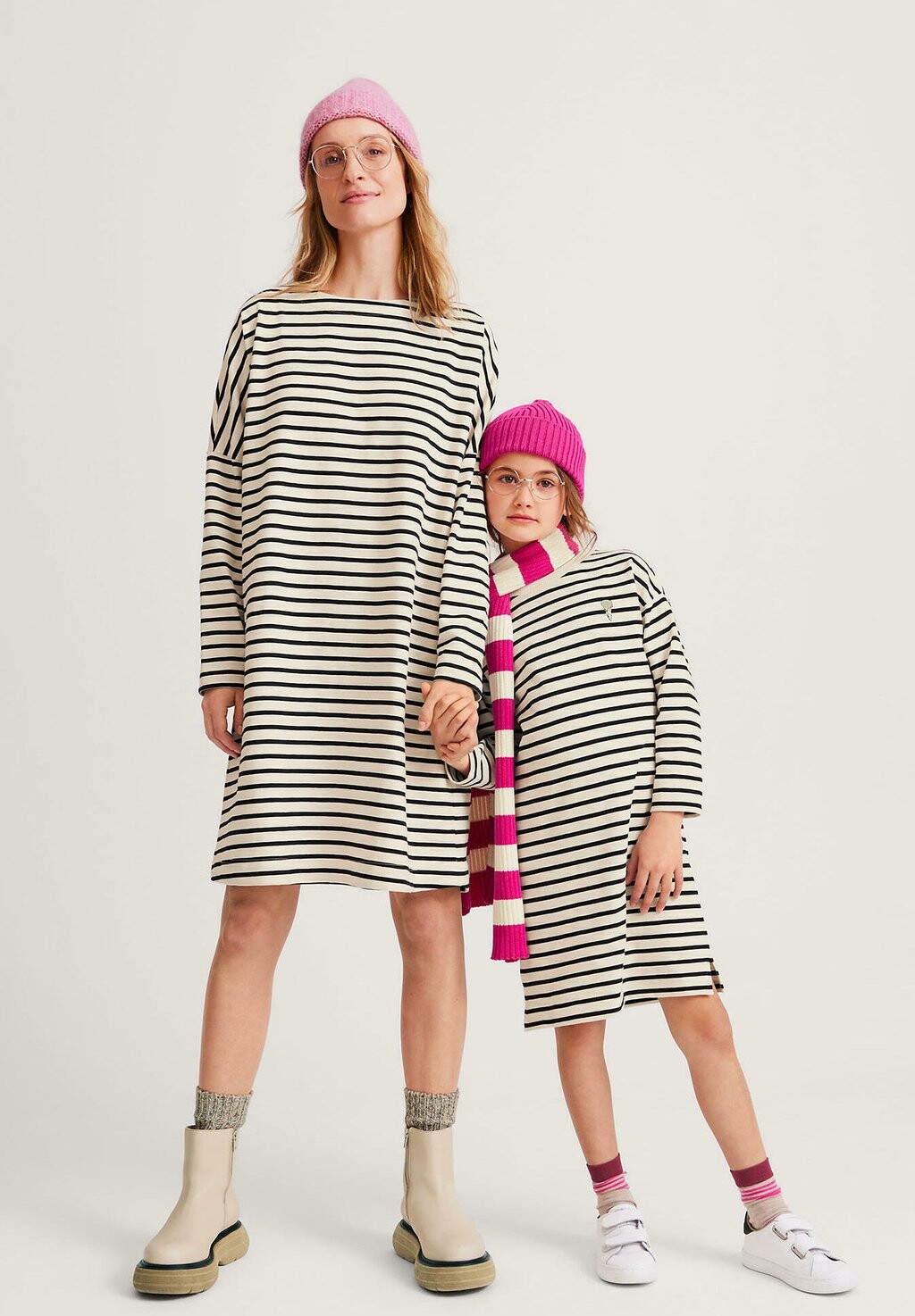 

Платье из джерси STRIPED hessnatur, цвет schwarz