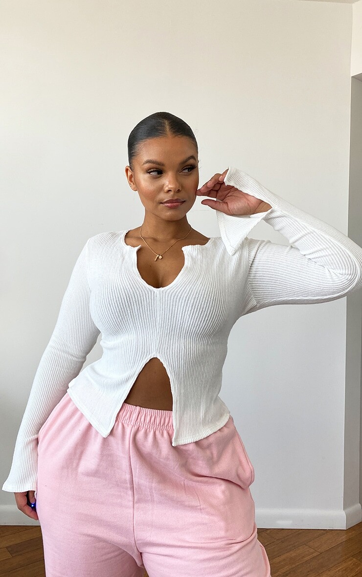 

PrettyLittleThing Кремовый топ с длинными рукавами в рубчик с начесом Plus