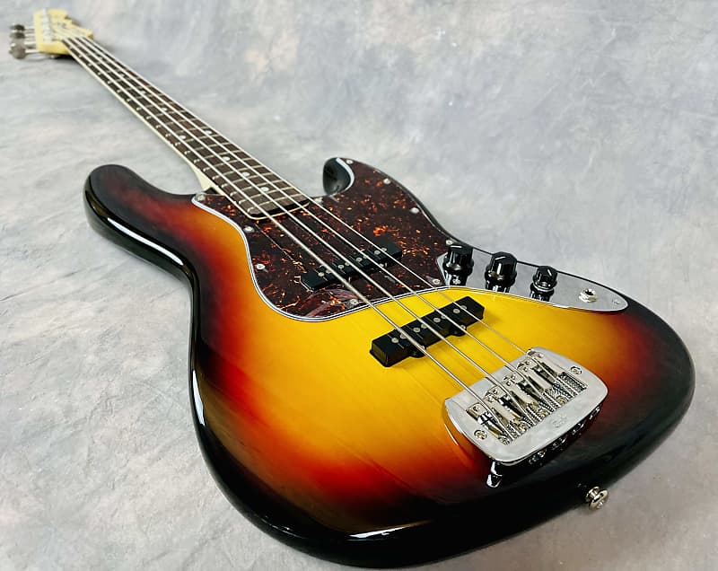 цена Басс гитара G&L JB 2023 - 3-Tone Sunburst