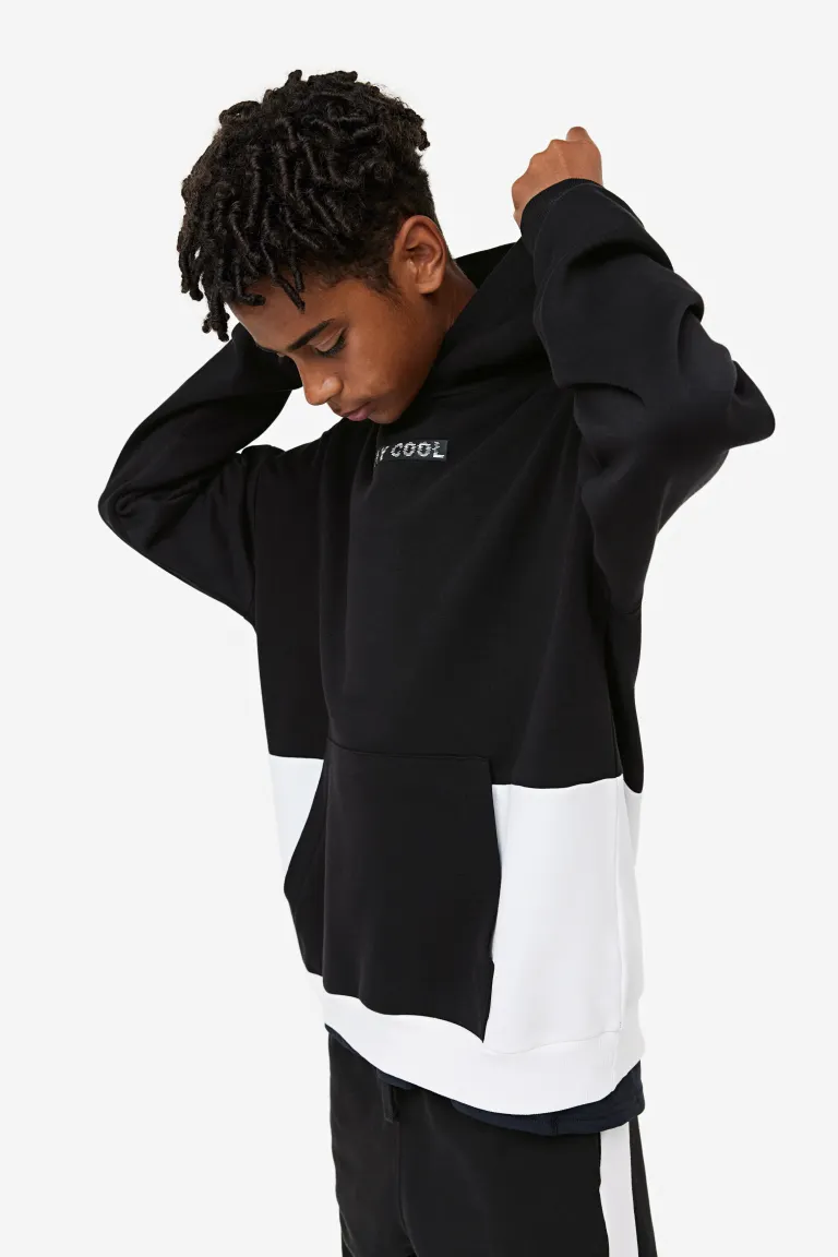 

Толстовка с капюшоном и узором H&M, черный