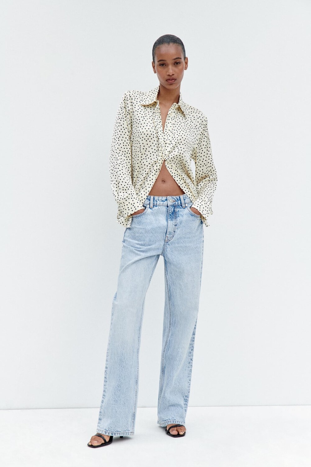 

Атласная рубашка в горое ZARA, экру