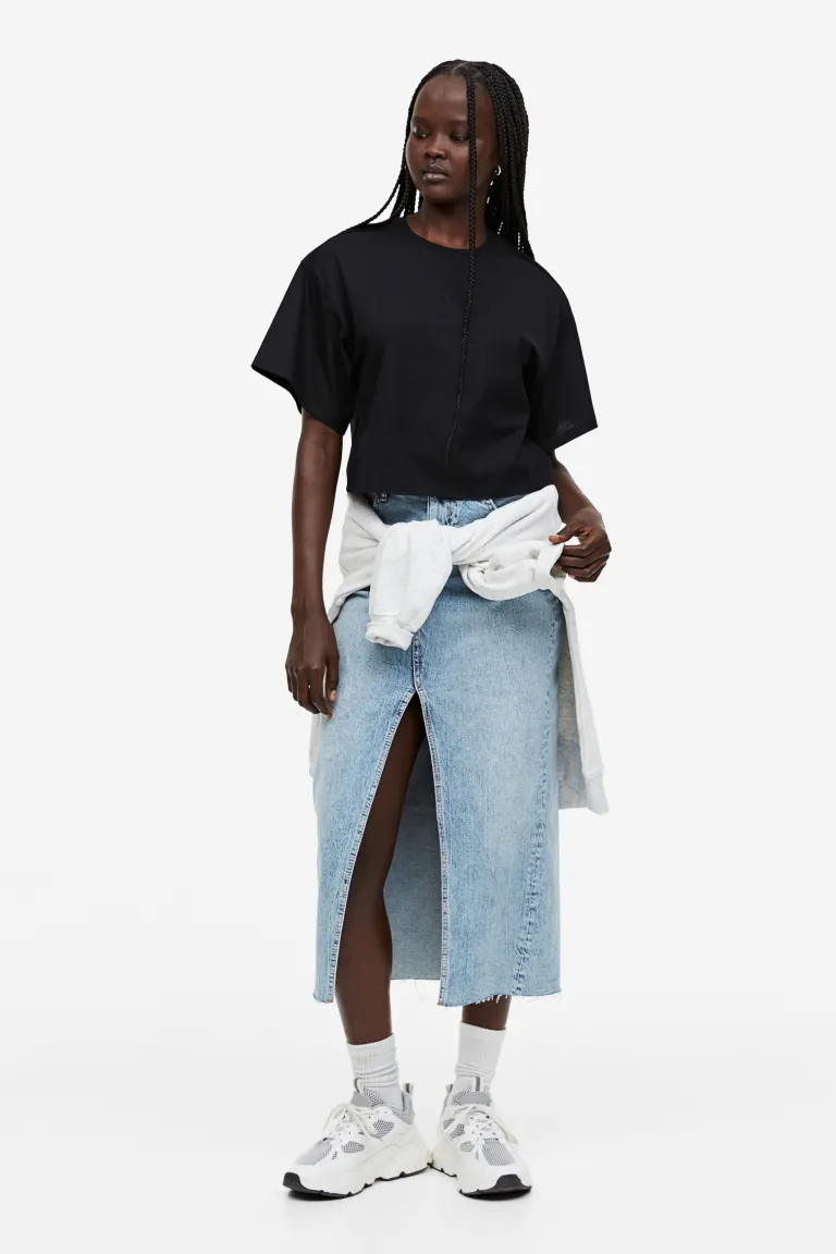 

Объемная футболка с вышивкой H&M, черный