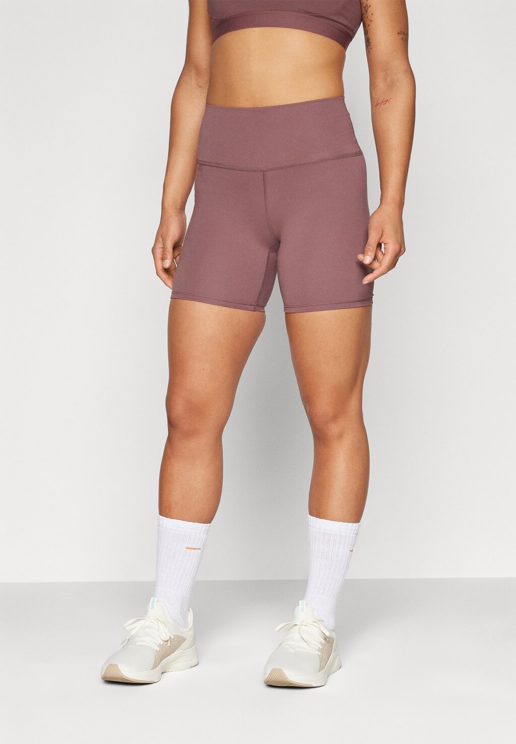 

Спортивные шорты ESSENTIALS HARMONY BIKE SHORT New Balance, цвет licorice