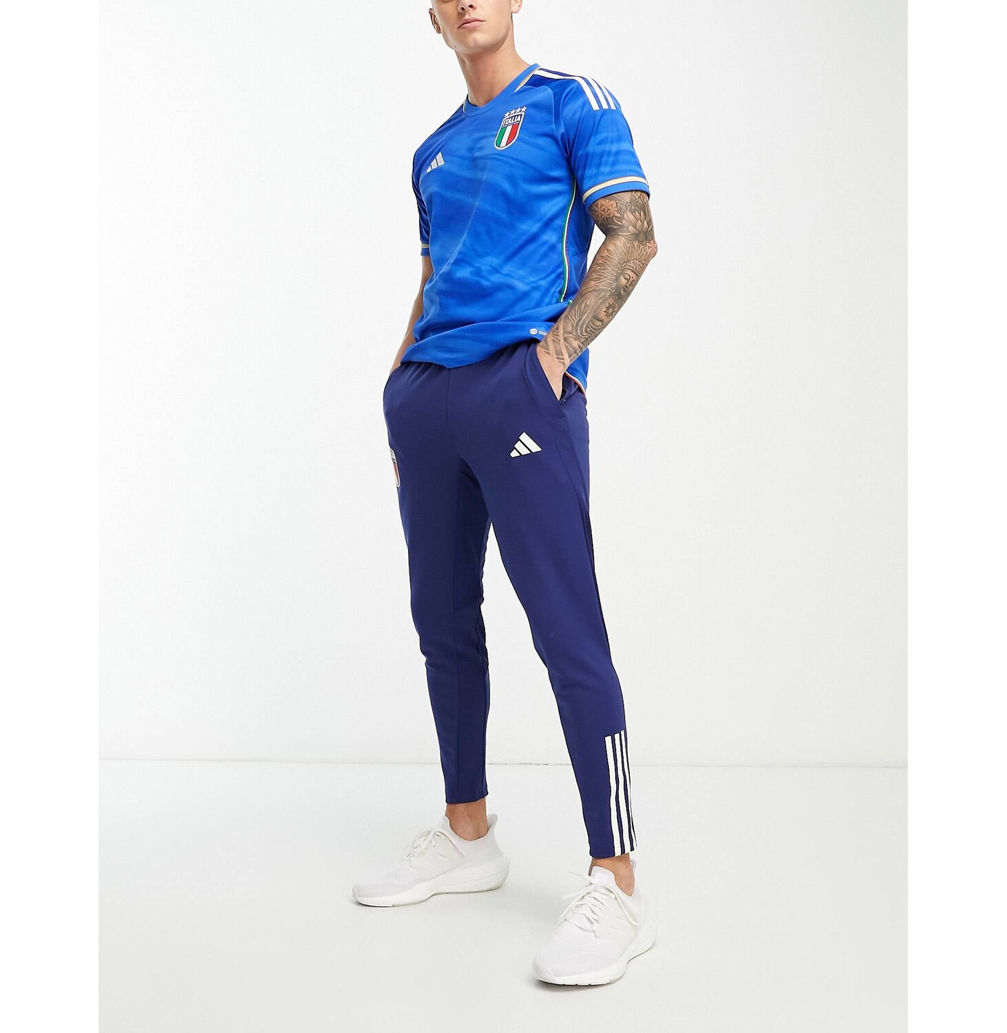 

Adidas Football Italy тренирует бегунов в синем adidas performance