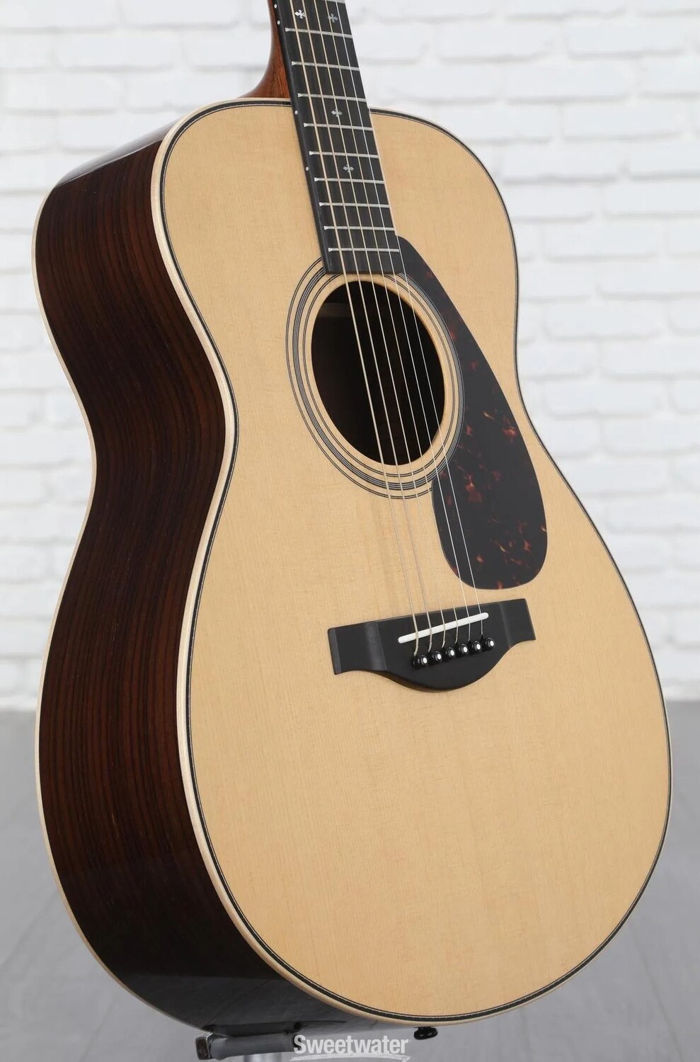 

Yamaha LS26 ARE Concert — натуральный