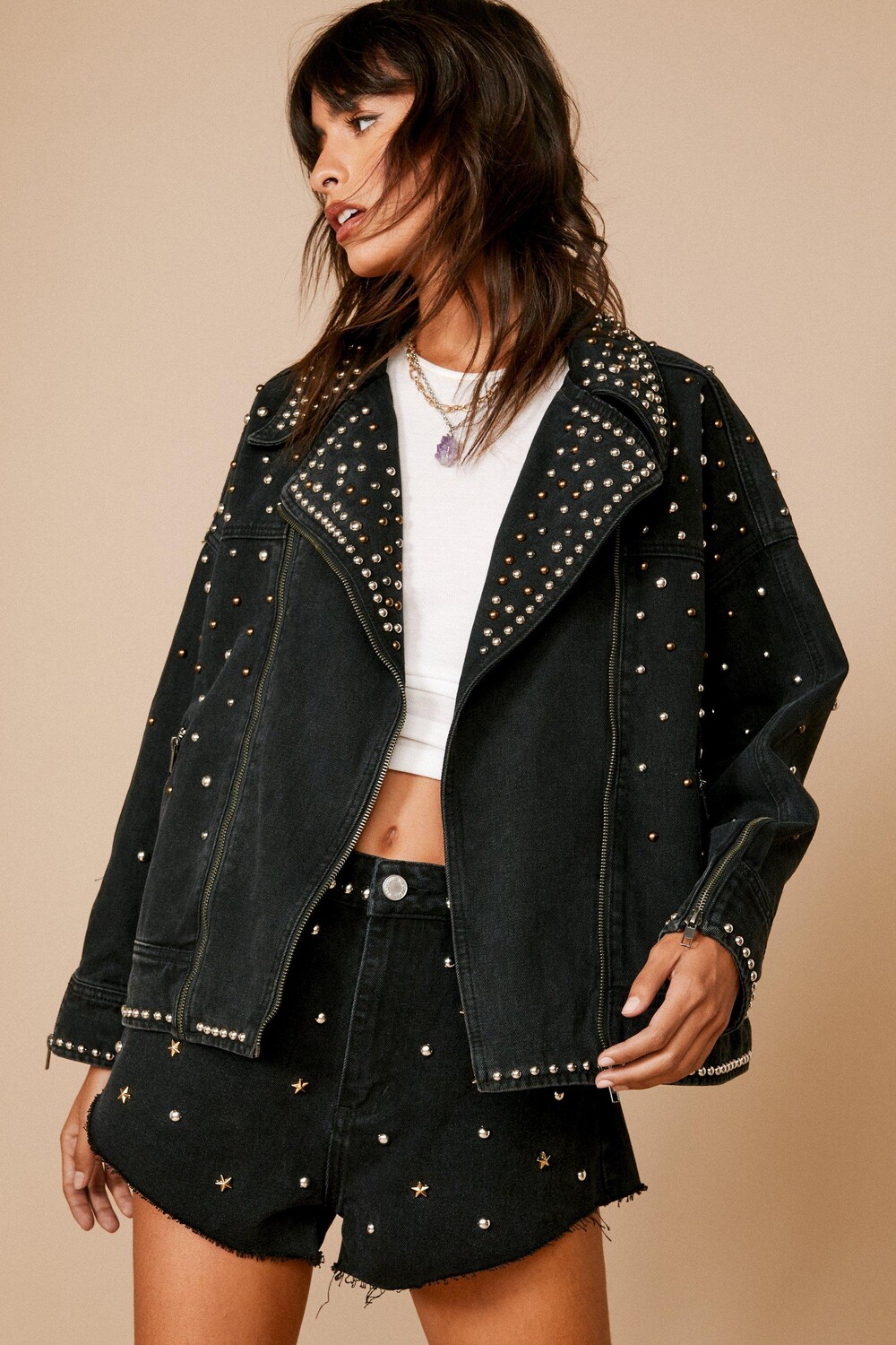 

Джинсовая байкерская куртка премиум-класса с заклепками Nasty Gal, черный