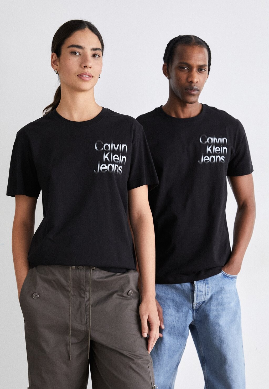 

Футболка с принтом Diffused Stacked Tee Unisex Calvin Klein Jeans, черный