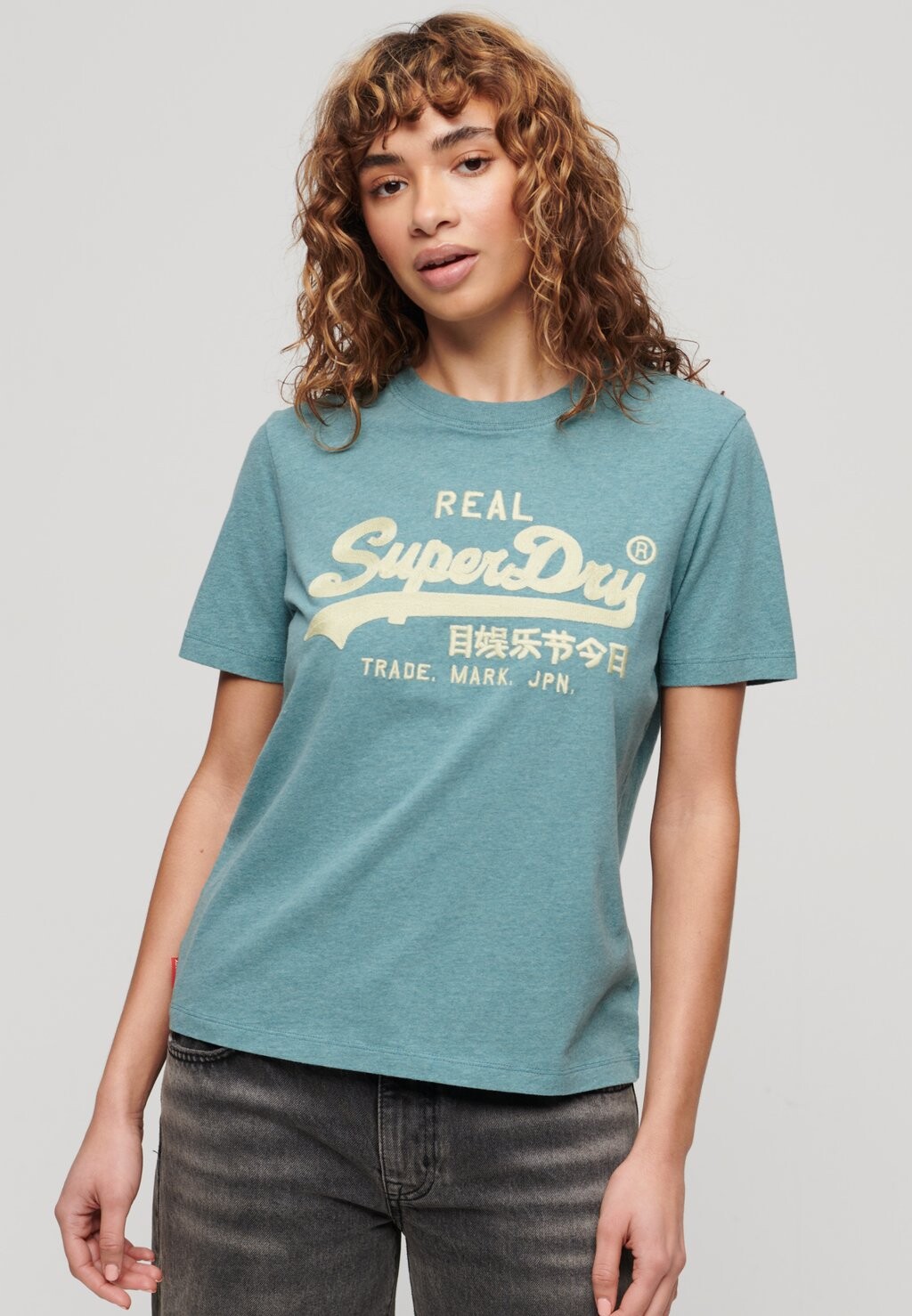 

Футболка с принтом EMBROIDERED VINTAGE LOGO Superdry, синий