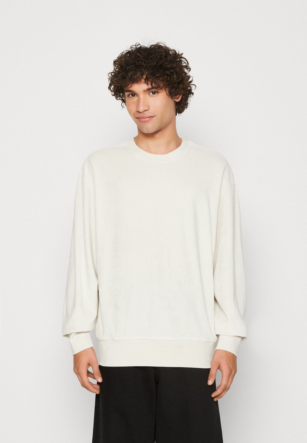 

Толстовка Calvin Klein Jeans Embro Neck Crewneck Unisex, светлый беж, Коричневый
