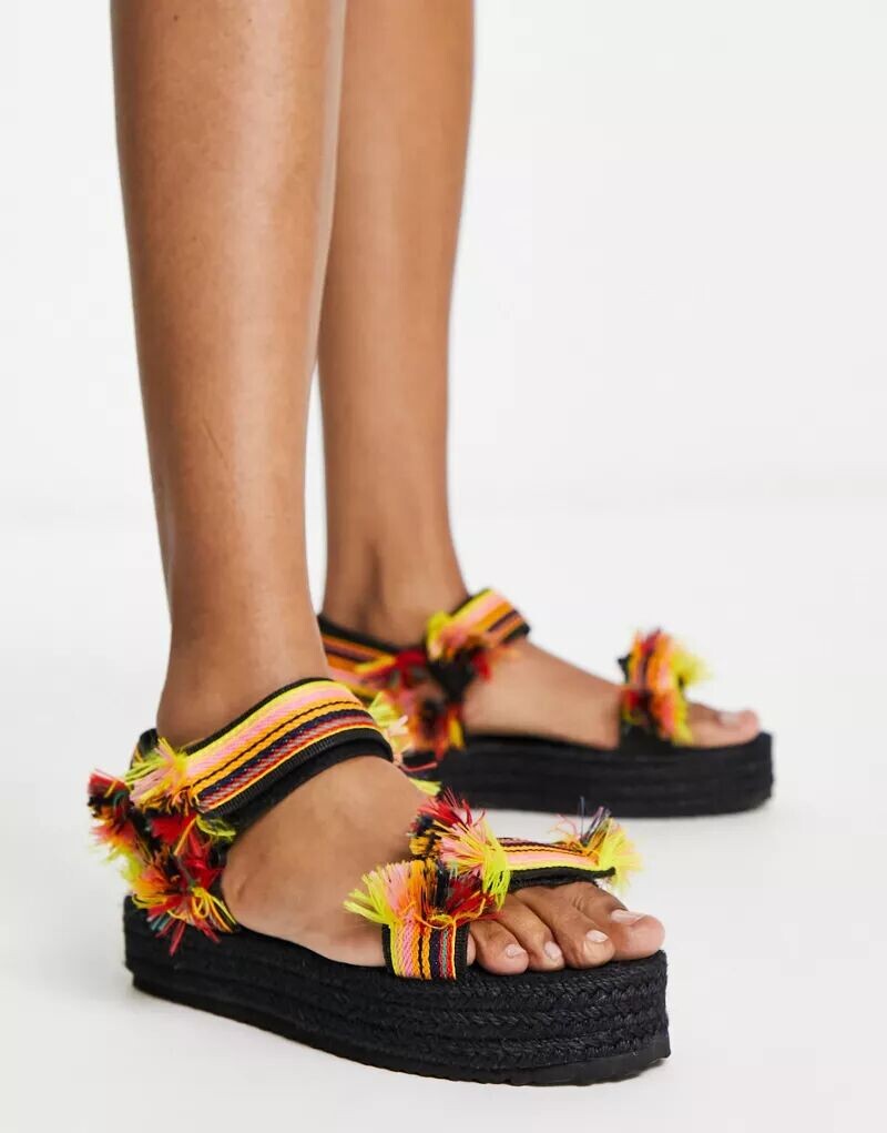 

Черные и красные спортивные эспадрильи ASOS Junction