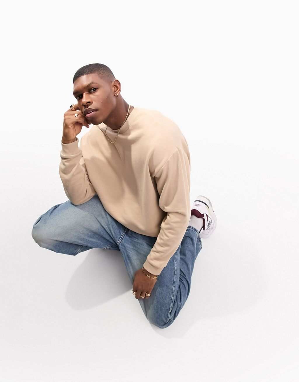 

Бежевый оверсайз-свитшот ASOS DESIGN