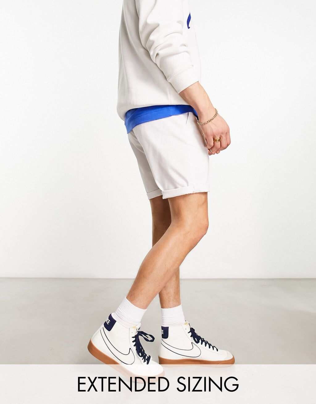 

Белые узкие шорты чинос средней длины ASOS DESIGN