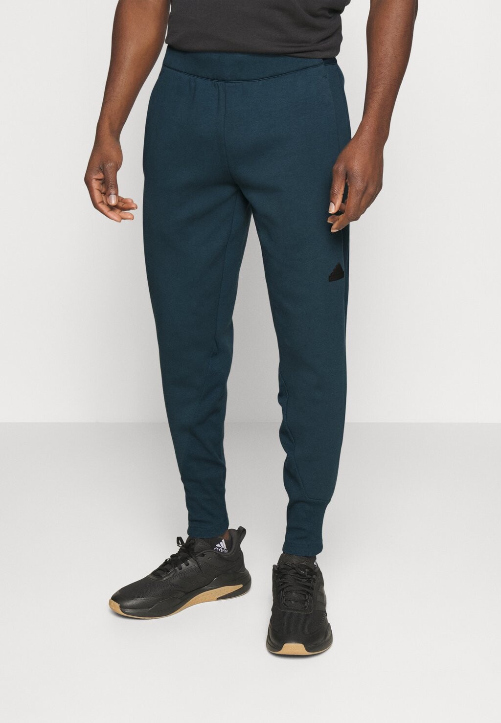 

Спортивные брюки Adidas