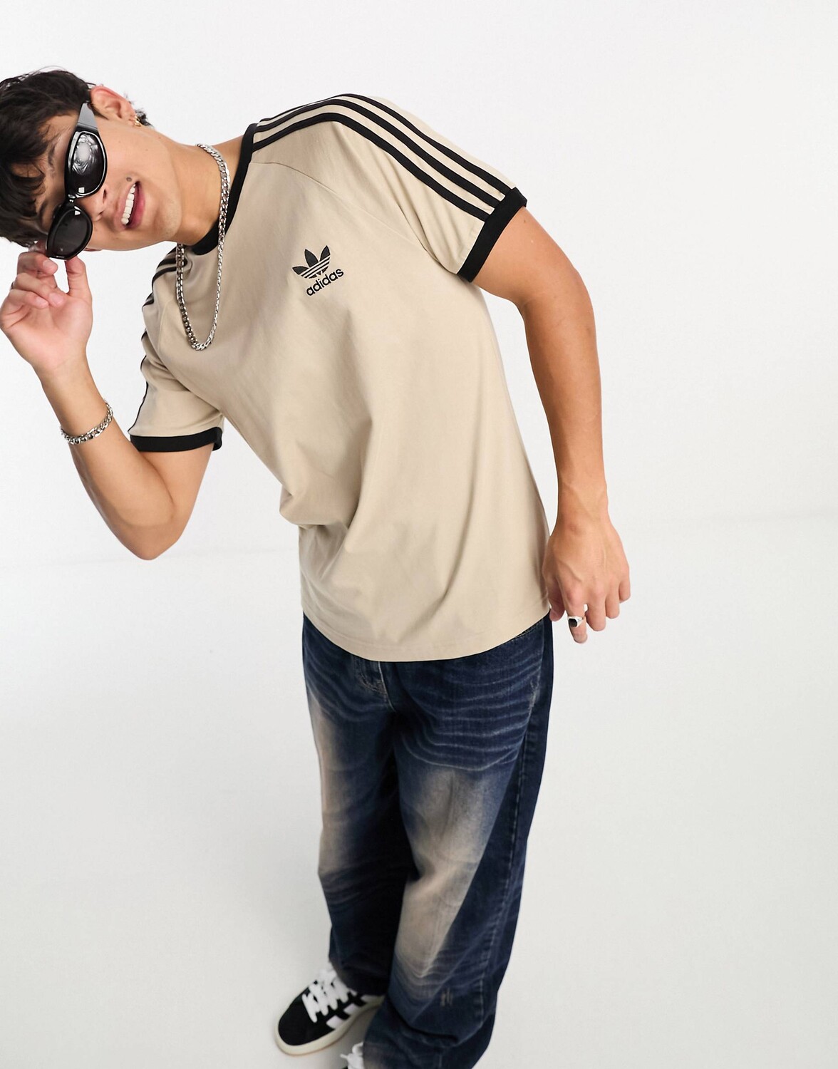 

Бежевая футболка adidas Originals adicolor, Бежевый