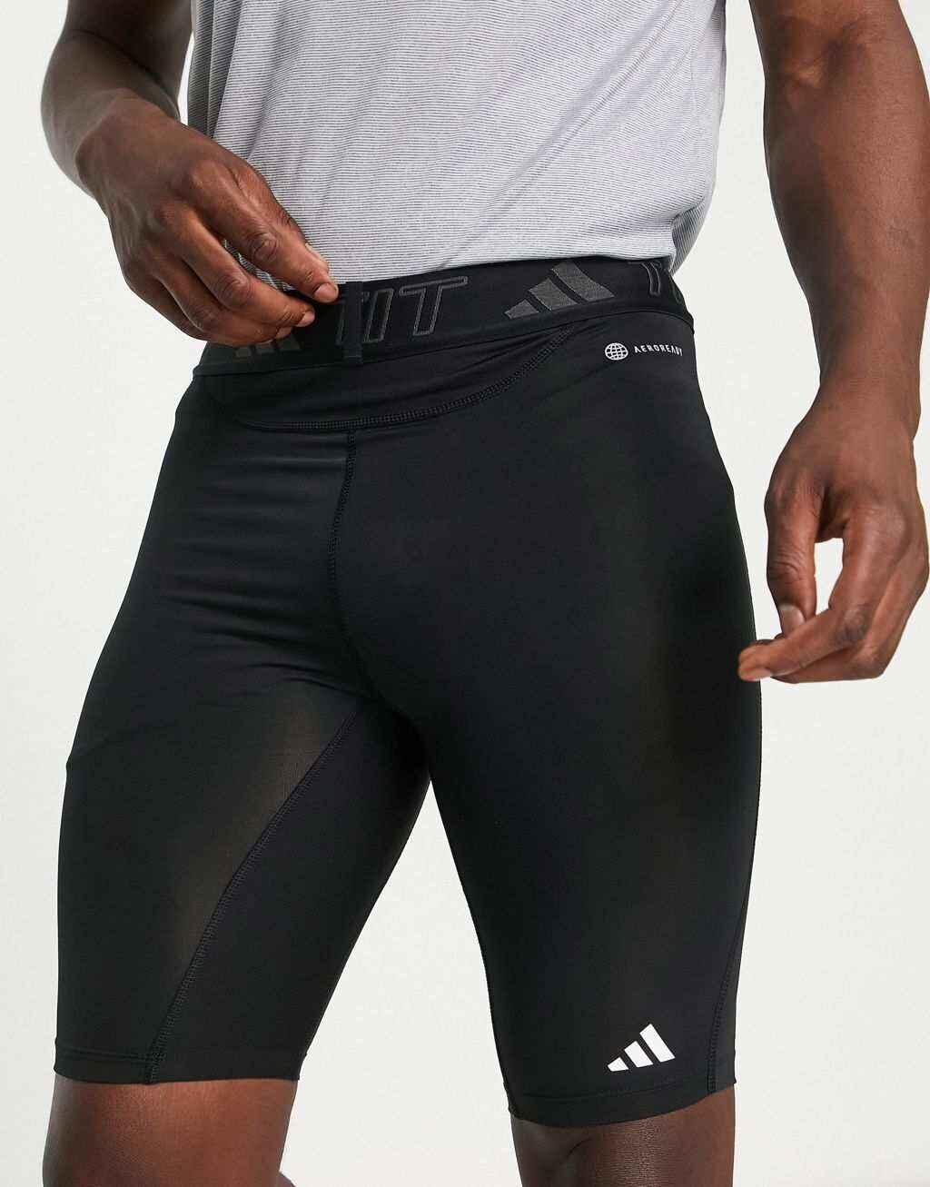 

Черные шорты adidas Training Tech