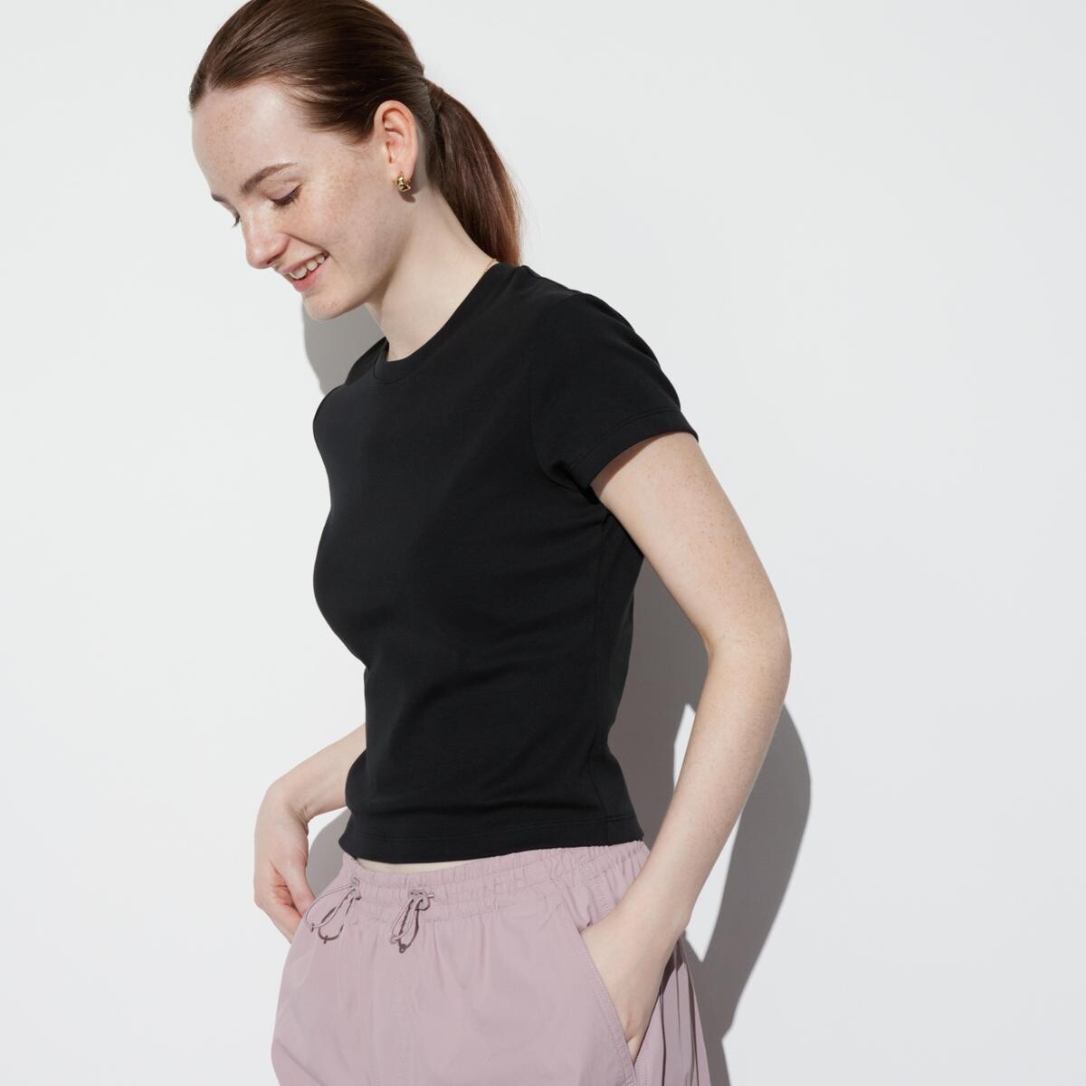 

Женская футболка Uniqlo Hot Girl T с круглым вырезом, черный
