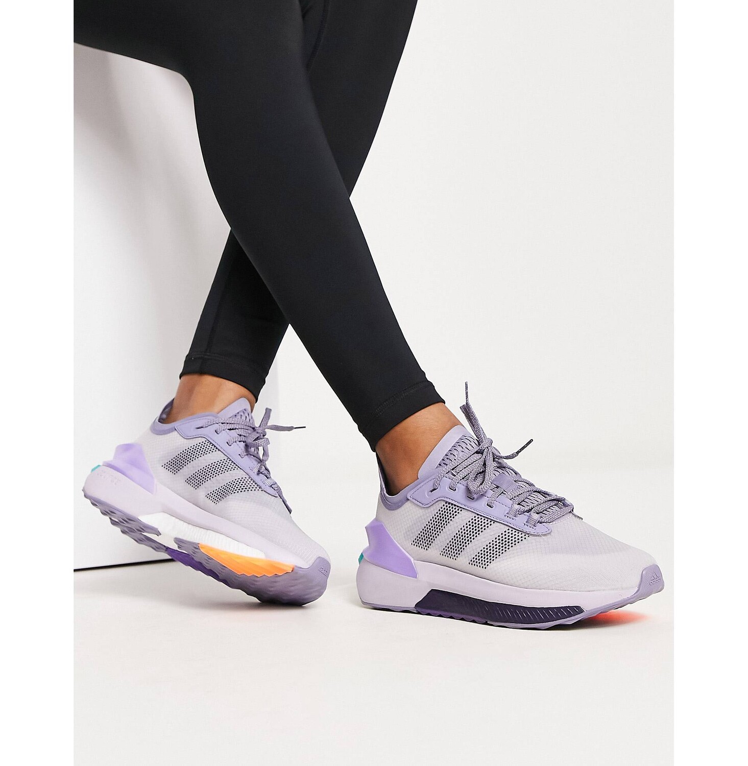 

Серые кроссовки adidas Sportswear Avryn adidas performance