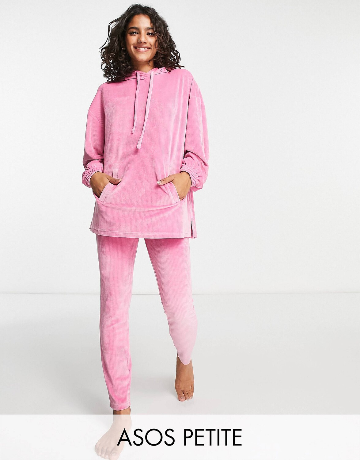 

Розовый велюровый комплект с худи и леггинсами ASOS DESIGN Petite lounge