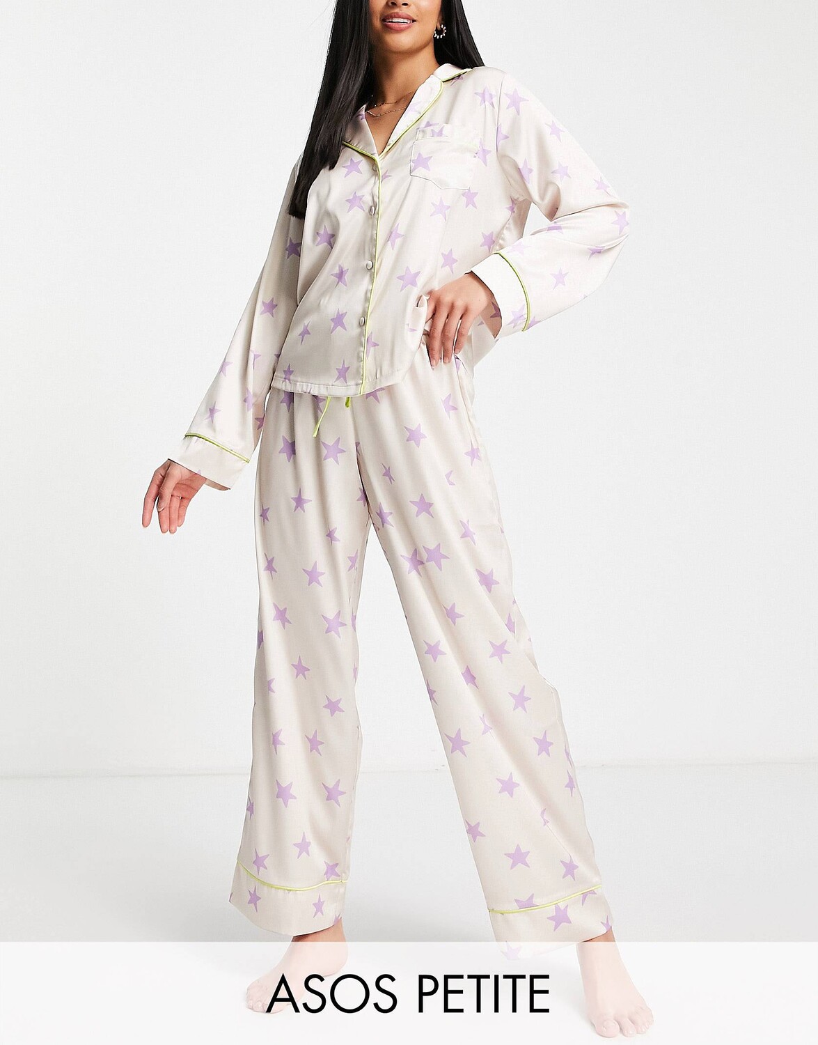 

Сатиновая рубашка с длинными рукавами и брюки цвета шампанского ASOS DESIGN Petite