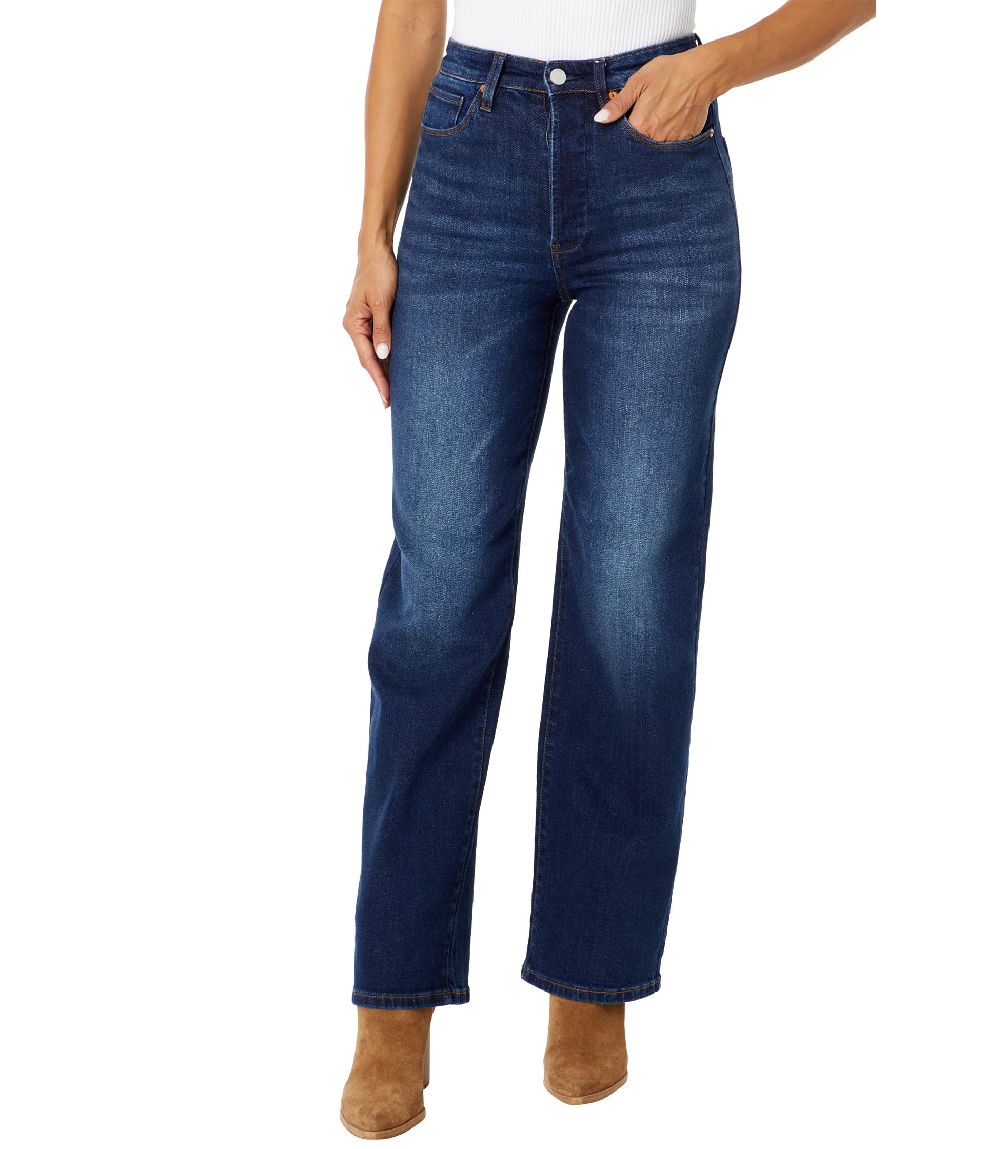 цена Джинсы Blank NYC, The Franklin Wide Leg Jeans in Dare To Dream