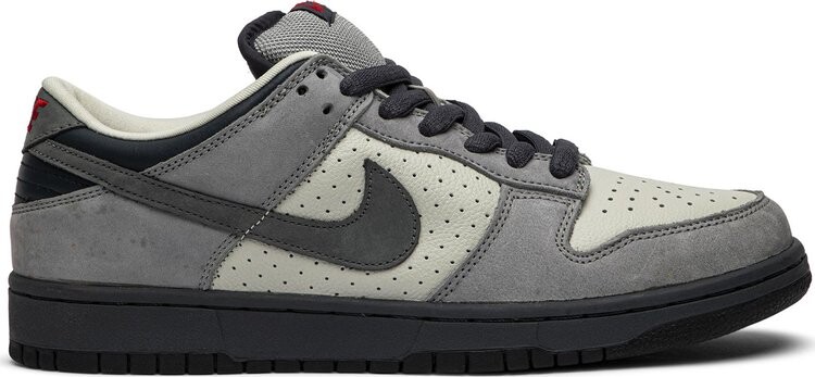 

Кроссовки Nike Dunk Low Pro SB 'Band Aid', серый