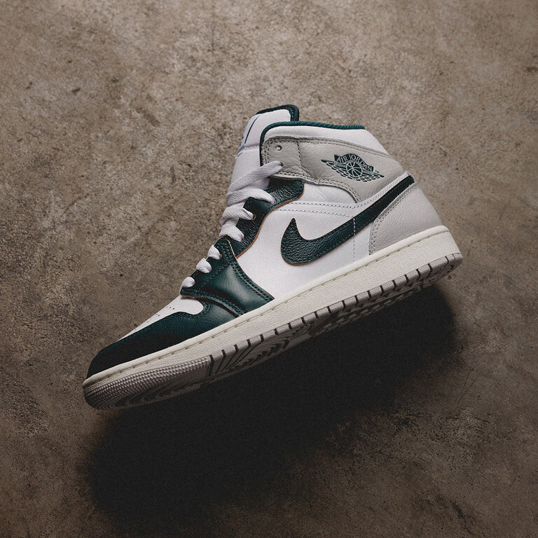 

Кроссовки air jordan 1 mid se Nike, белый