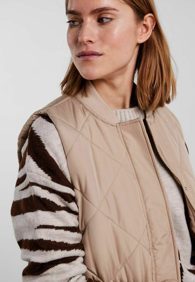 

Жилет Pieces PCFAITH, цвет silver mink