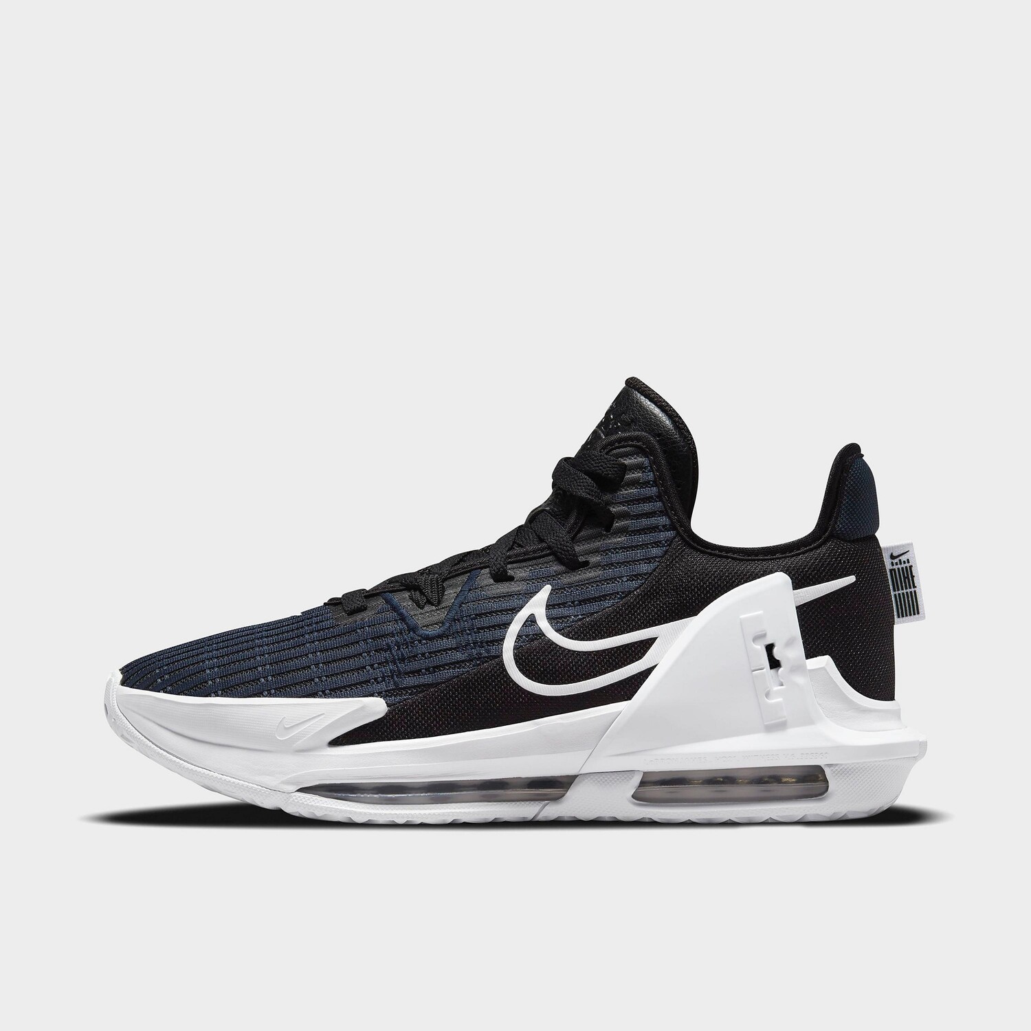 

Баскетбольные кроссовки Nike LeBron Witness 6, черный
