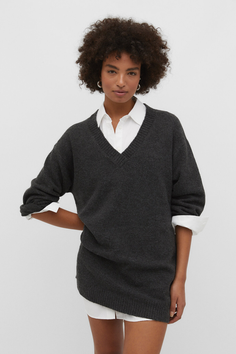 

Короткое трикотажное платье Stradivarius, серый
