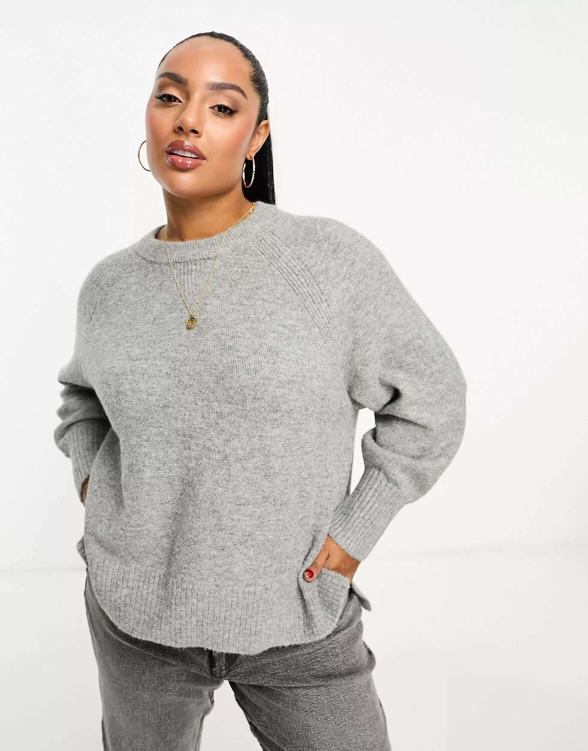 

Темно-серый джемпер с круглым вырезом River Island
