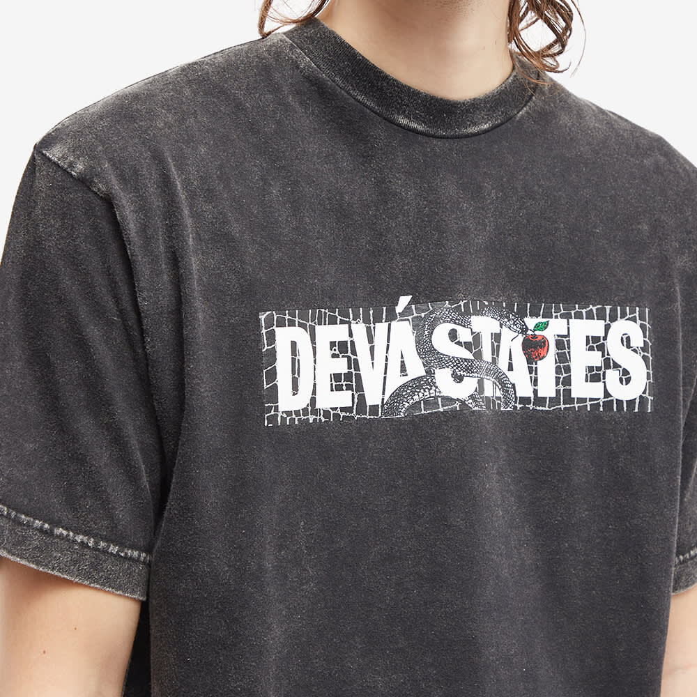 

Футболка Deva States Serpents Logo Tee