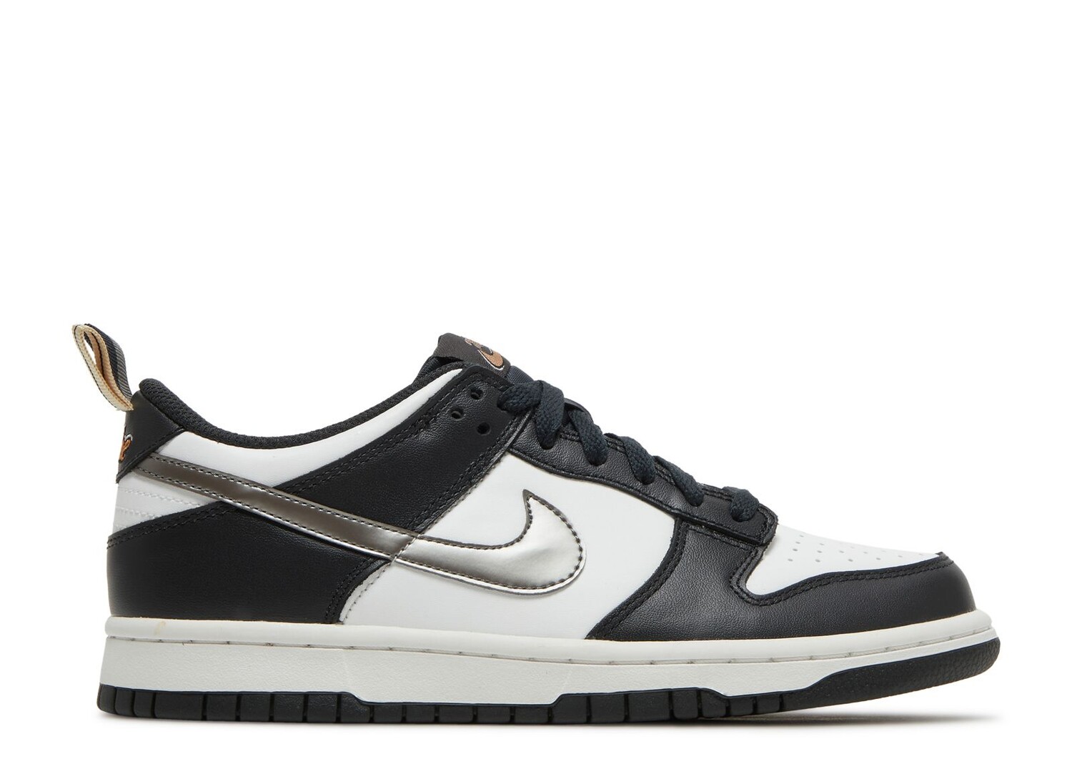 

Кроссовки Nike Dunk Low Gs 'Off Noir Metallic Pewter', белый