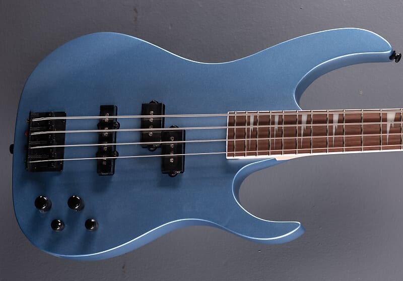 

RGB300 - матовый содово-синий Ibanez RGB300 - Soda