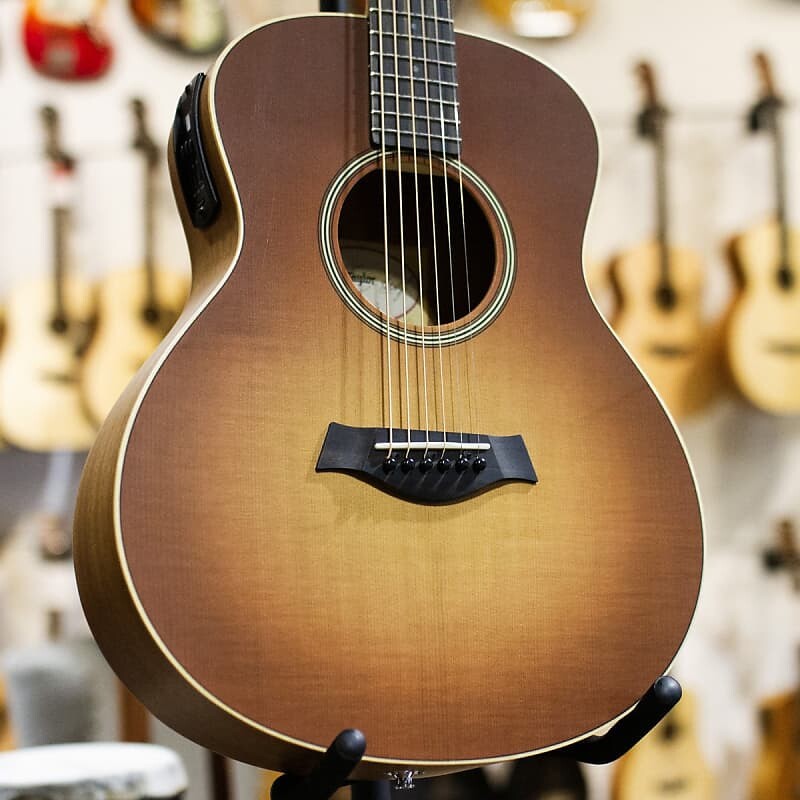 

Топ Taylor GS Mini-e Special Edition Caramel Burst — чемодан Deluxe