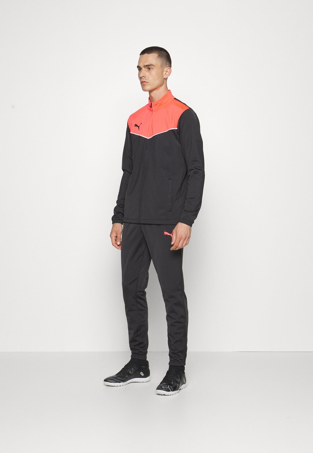

Спортивный костюм Puma
