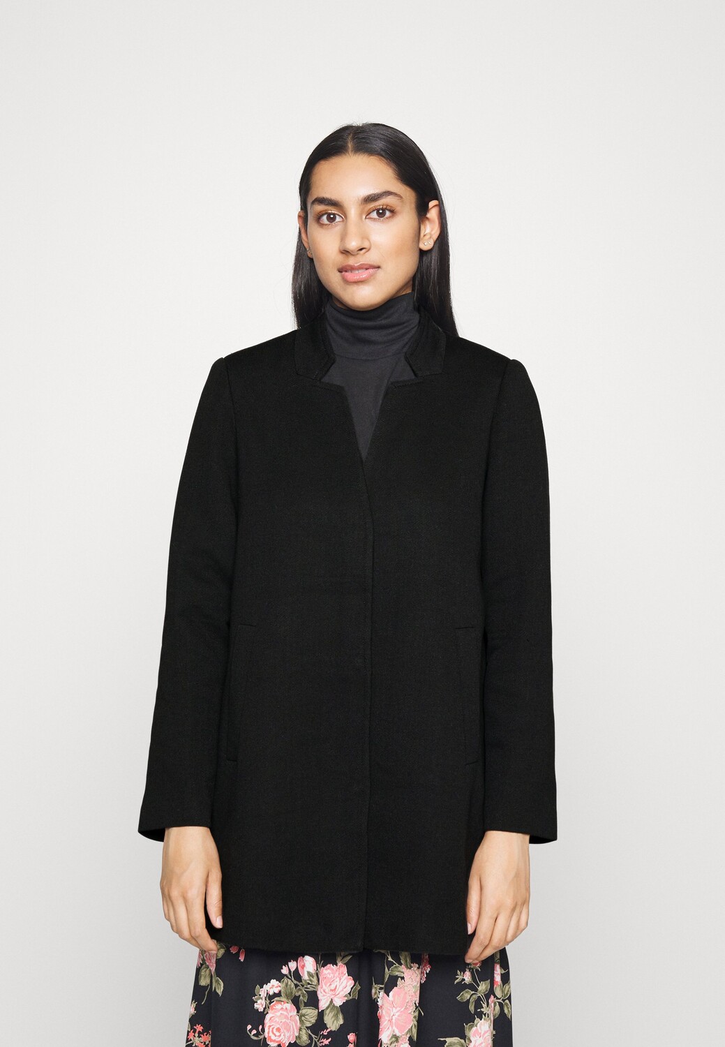 

Пальто короткое Vero Moda Petite, черный