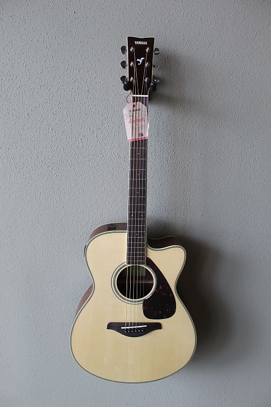 Абсолютно новая акустическая/электрическая гитара со стальными струнами Yamaha FSX830C